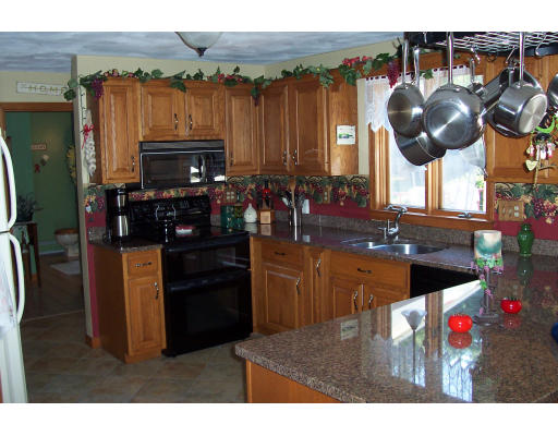 150 Houghton's Mill Road Lunenburg, MA 01462 - Photo 5 of 15