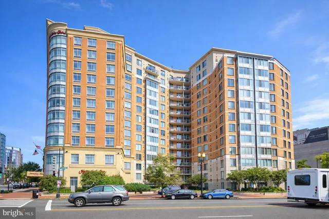 $450,000 | 555 Massachusetts Avenue Northwest, Unit 1306, Washington, DC 20001