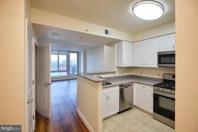 $450,000 | 555 Massachusetts Avenue Northwest, Unit 1306, Washington, DC 20001