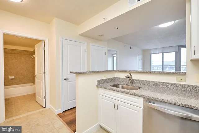 $450,000 | 555 Massachusetts Avenue Northwest, Unit 1306, Washington, DC 20001