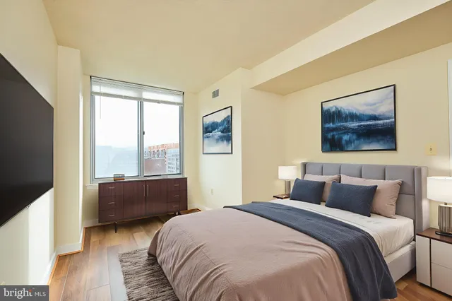 $450,000 | 555 Massachusetts Avenue Northwest, Unit 1306, Washington, DC 20001