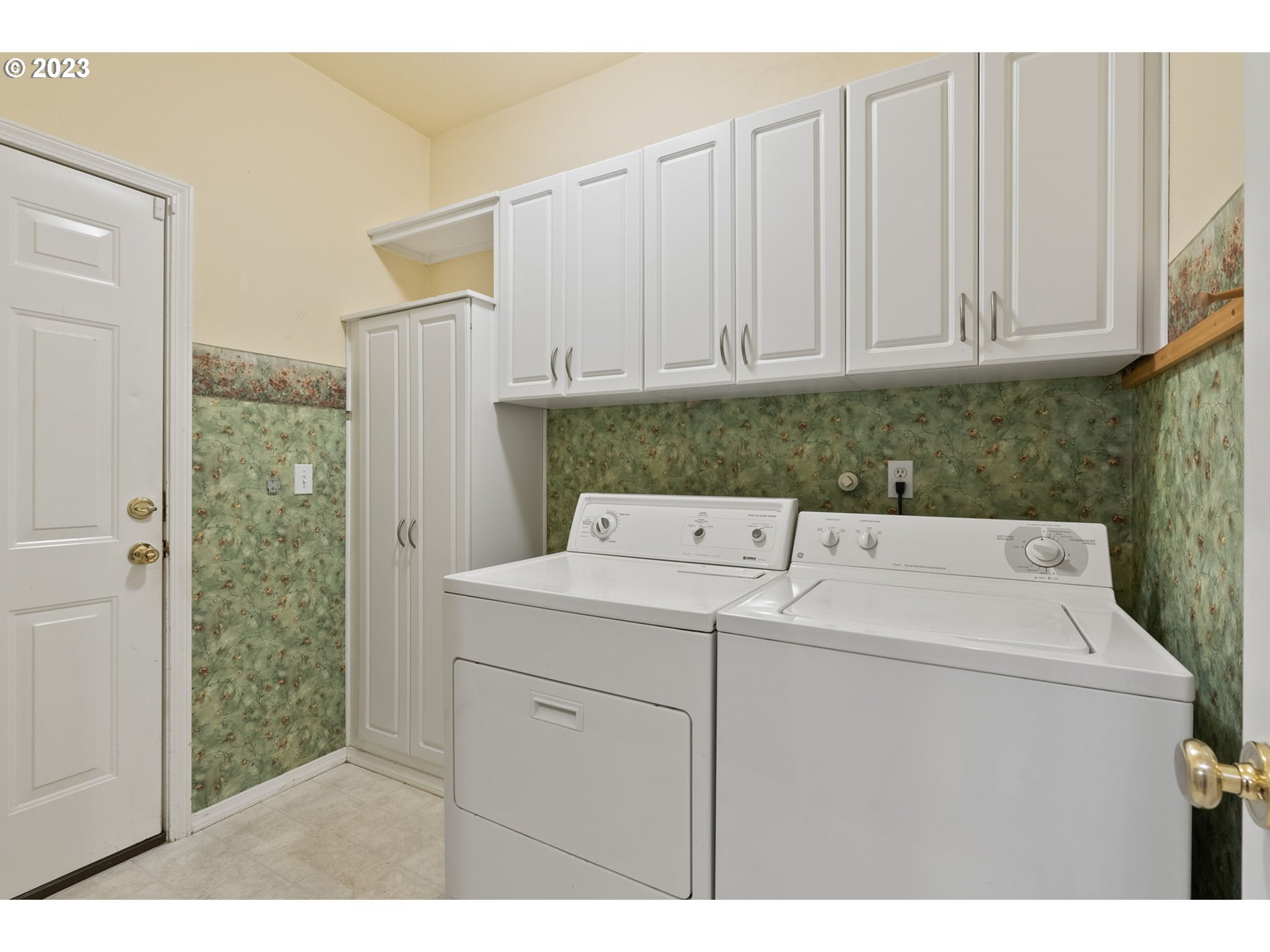 3729 Southwest Stephenson Street Portland, OR 97219 - Photo 18 of 47 Gallery Image 18