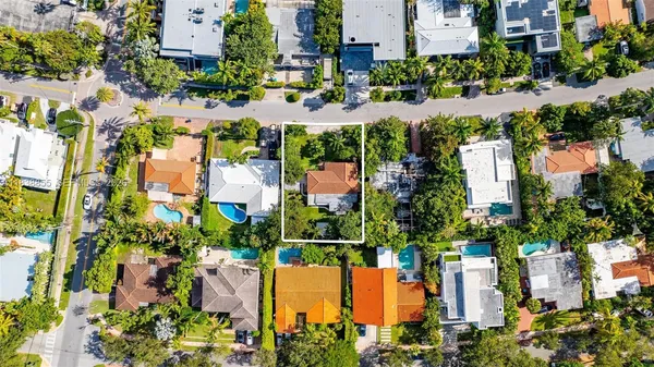 an aerial view of multiple house