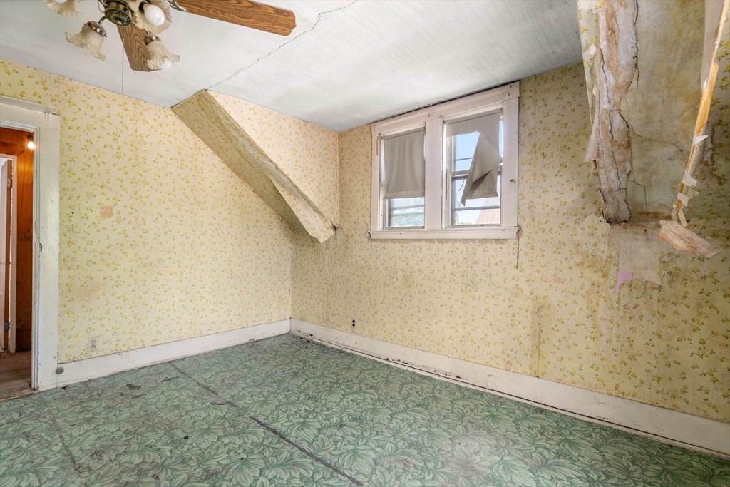 25 Curve Street Newton, MA 02465 - Photo 27 of 40