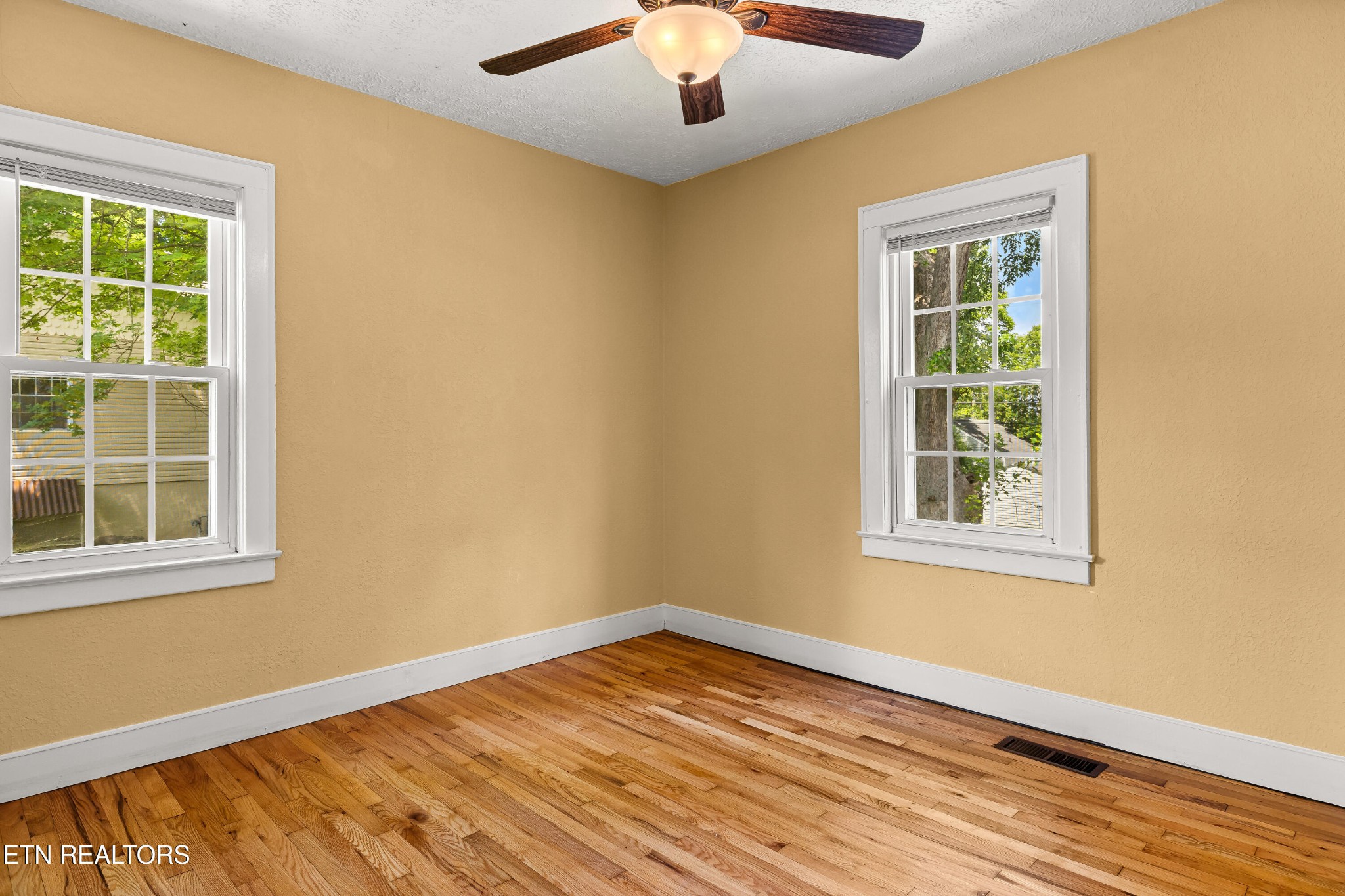 2009 Crest Road Maryville, TN 37804 - Photo 18 of 30 Gallery Image 18