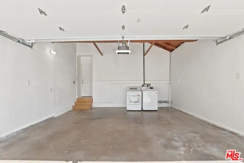 $1,399,000 | 11521 Patom Drive, Culver City, CA 90230