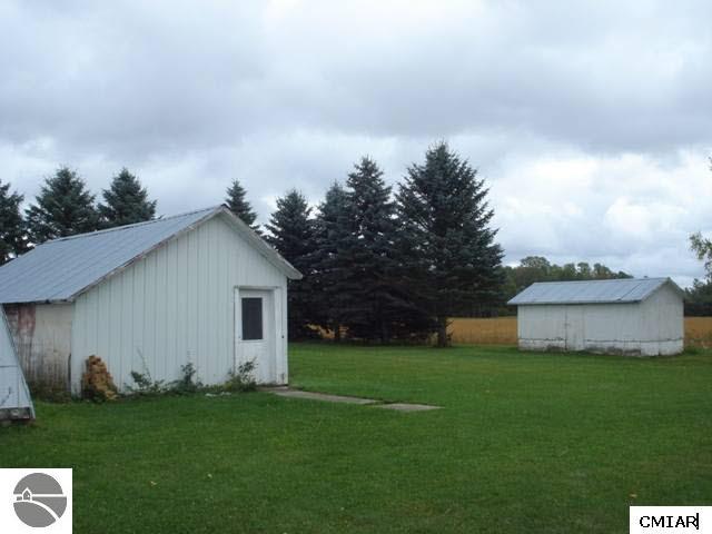 10652 East Stevenson Lake Road Coleman, MI 48618 - Photo 8 of 9 1771576-7.JPG