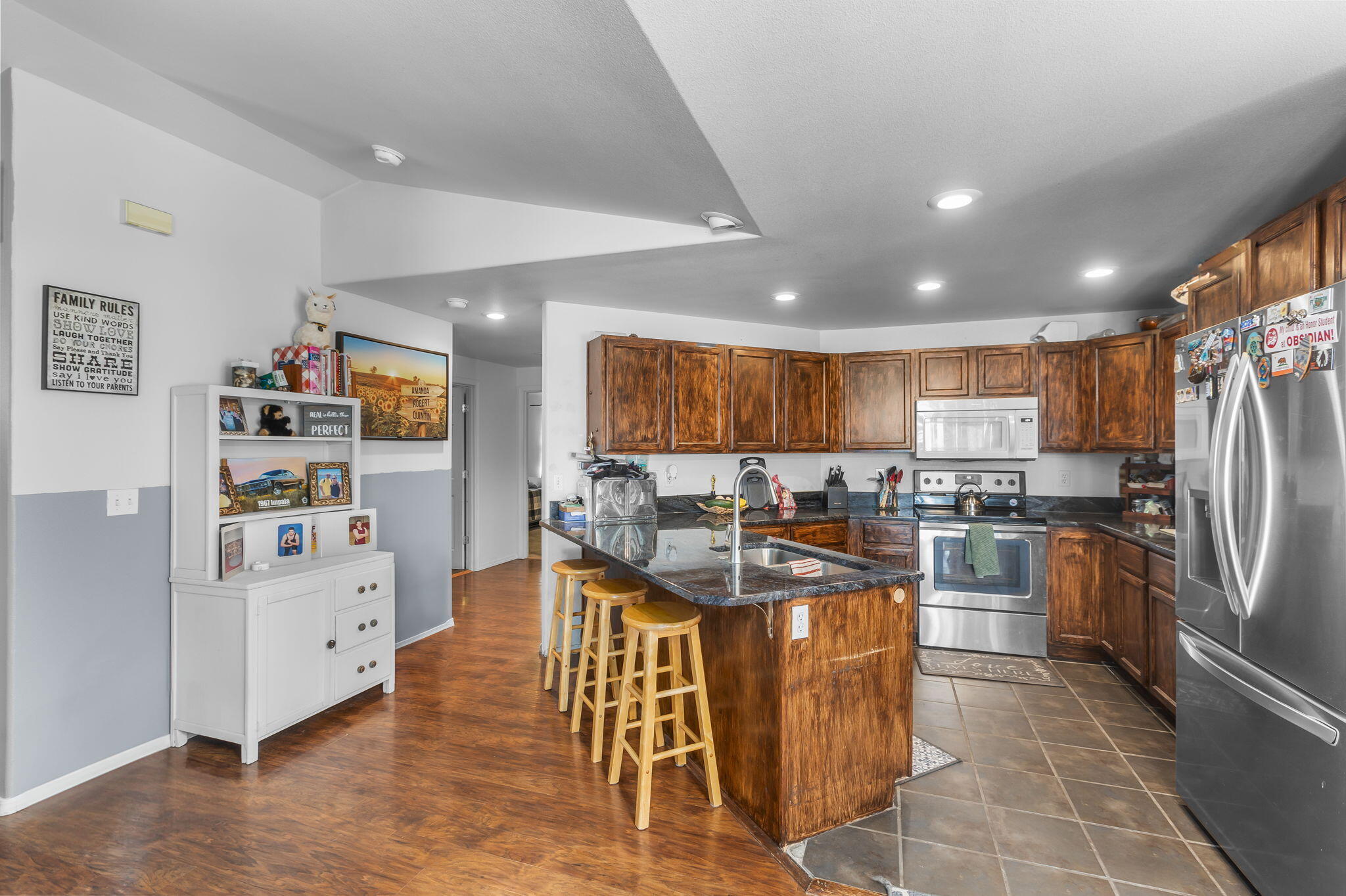 2001 Southwest 36th Street Redmond, OR 97756 - Photo 4 of 26 2024_07_27_2001_sw_36th_st_rdm-12