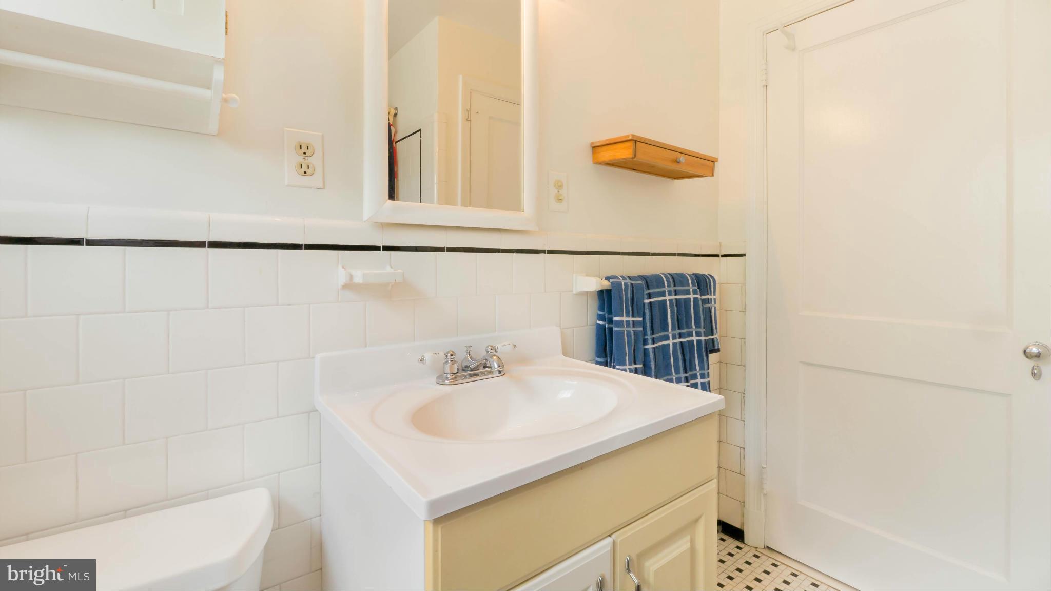 645 Sussex Road Baltimore, MD 21286 - Photo 21 of 30 Bath
