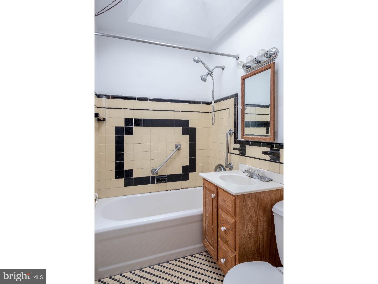 141 Green Valley Road Upper Darby, PA 19082 - Photo 9 of 13 Bathroom