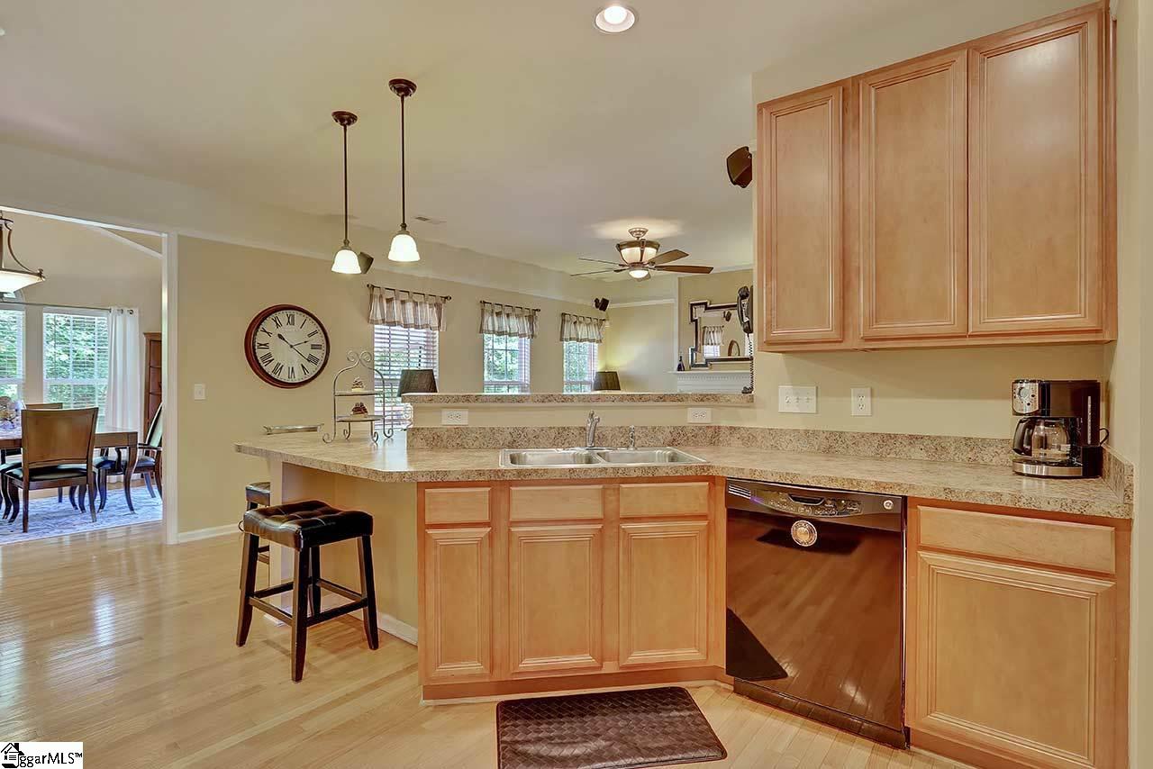 212 Amberleaf Way Simpsonville, SC 29681 - Photo 14 of 36 Gallery Image 14