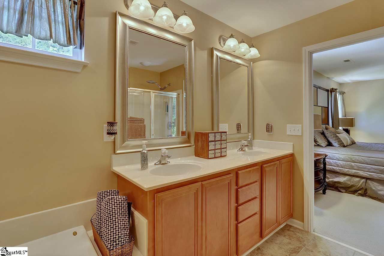 212 Amberleaf Way Simpsonville, SC 29681 - Photo 26 of 36 Gallery Image 26