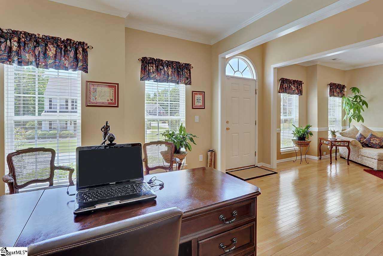 212 Amberleaf Way Simpsonville, SC 29681 - Photo 10 of 36 Gallery Image 10