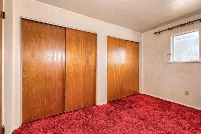 a black and white photo of a picture