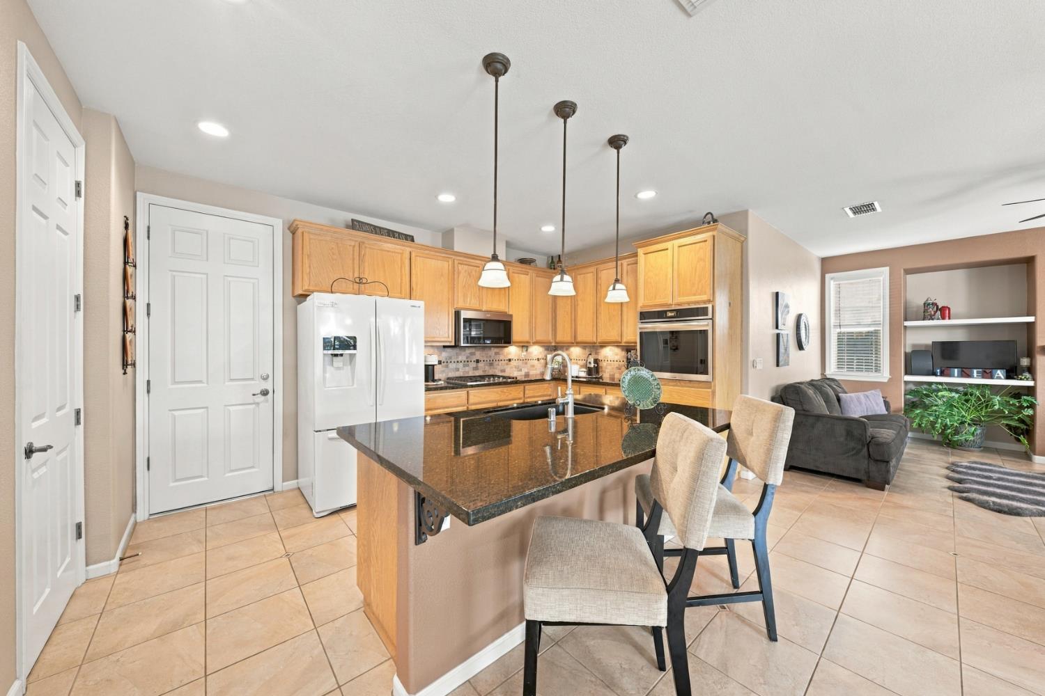 1530 Calhoun Avenue Ripon, CA 95366 - Photo 10 of 42 Gallery Image 10