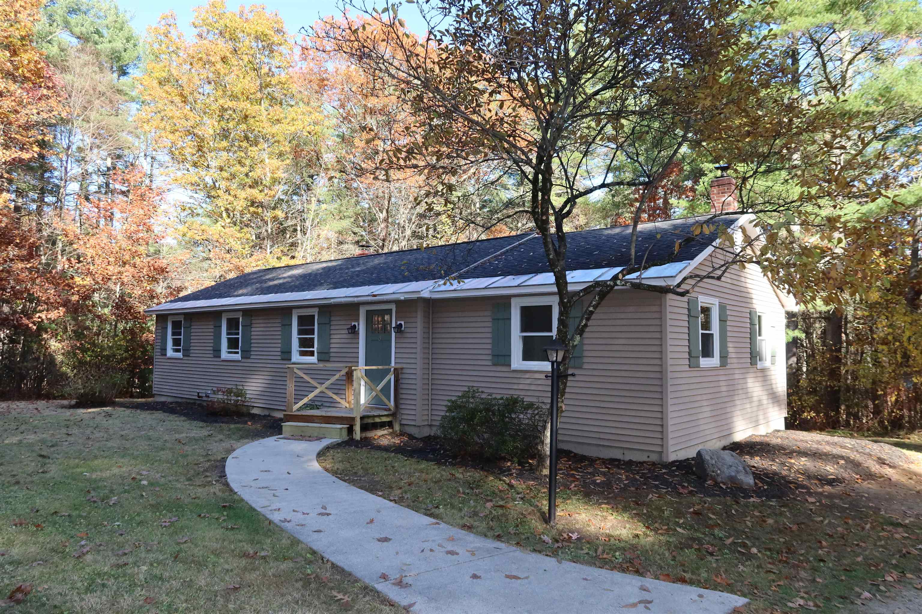 24 Ponemah Road Amherst, NH 03031 - Photo 1 of 1