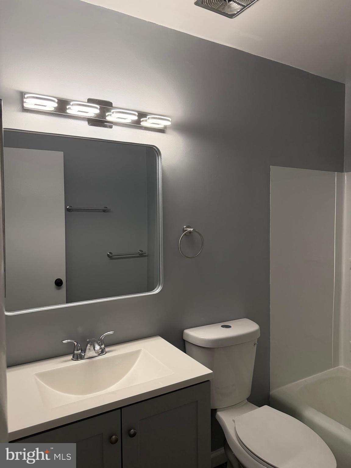 1901 Greenberry Road Baltimore, MD 21209 - Photo 27 of 53 Hall Full Bath