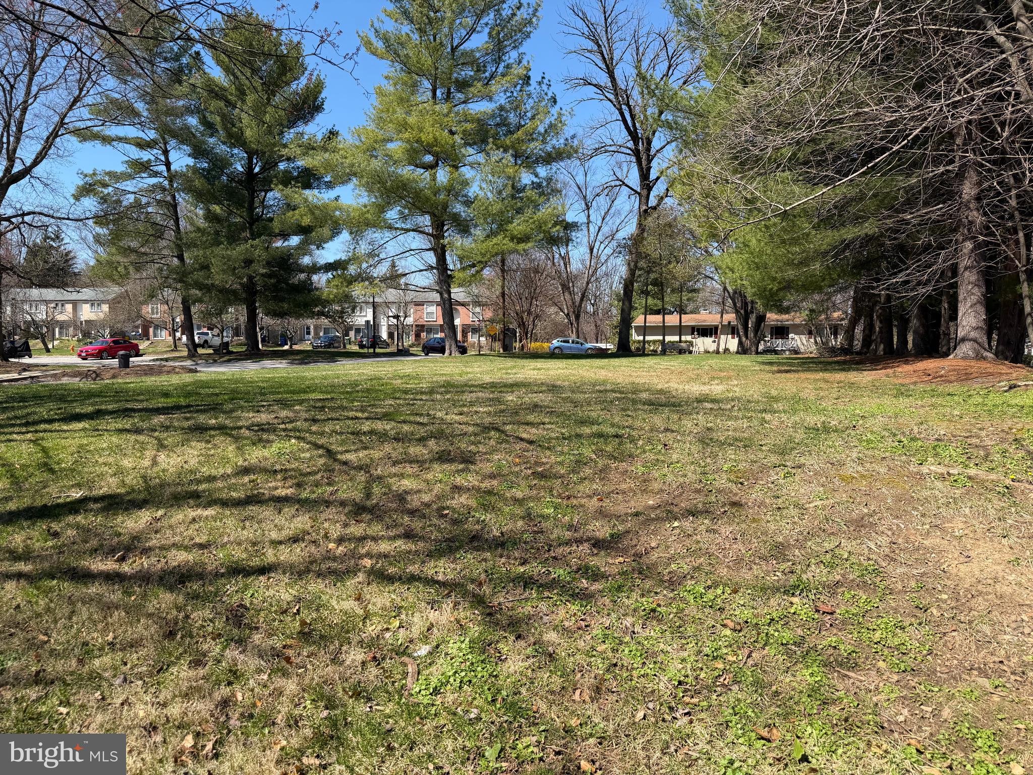 1901 Greenberry Road Baltimore, MD 21209 - Photo 45 of 53 Open common area next to home