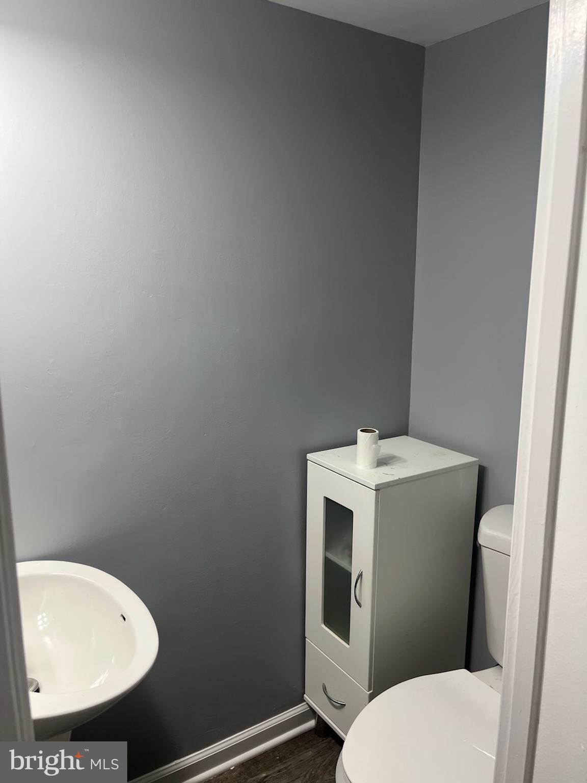 1901 Greenberry Road Baltimore, MD 21209 - Photo 6 of 53 Main Level Half Bath