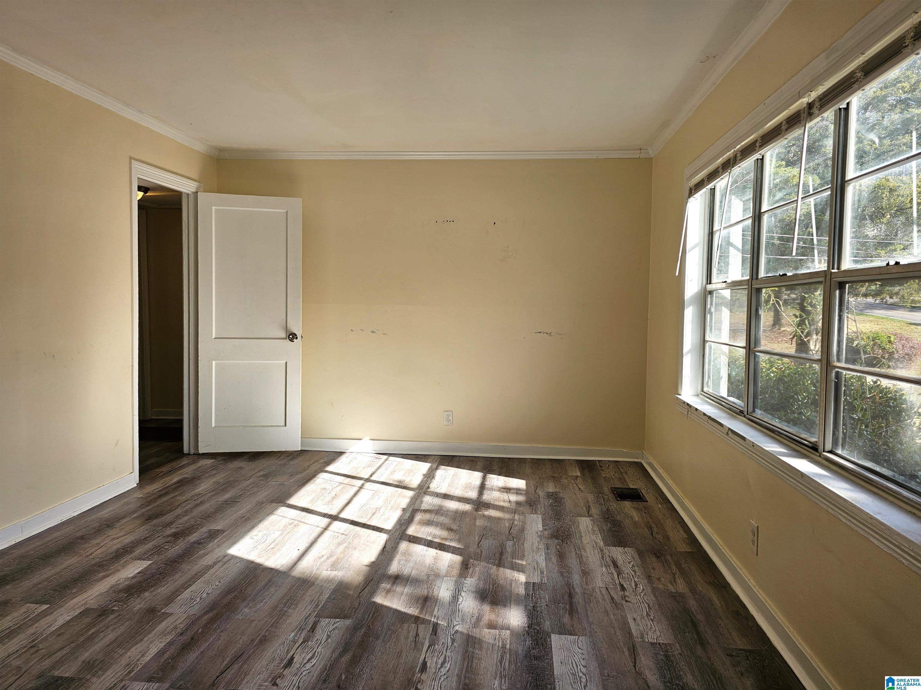 304 20th Avenue Northeast Birmingham, AL 35215 - Photo 7 of 12
