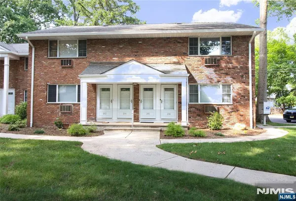 $2,000 | 216 Washington Drive, Unit 216, Ramsey, NJ 07446
