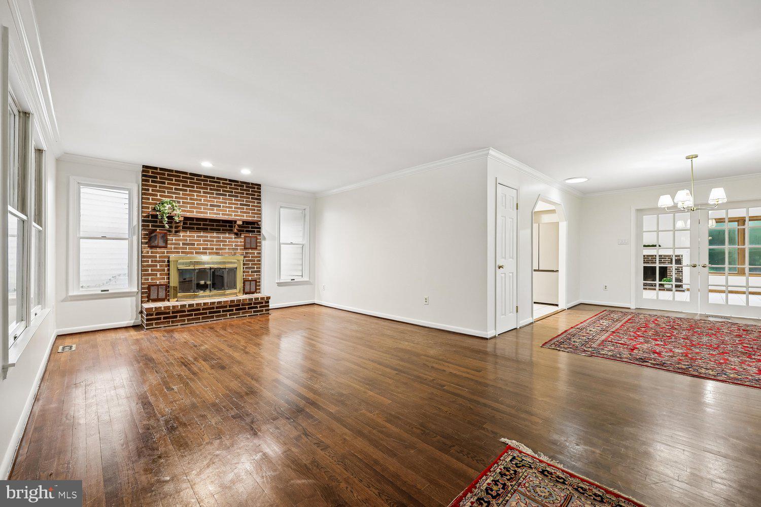 2404 Braddock Road Mount Airy, MD 21771 - Photo 14 of 65 Living Room