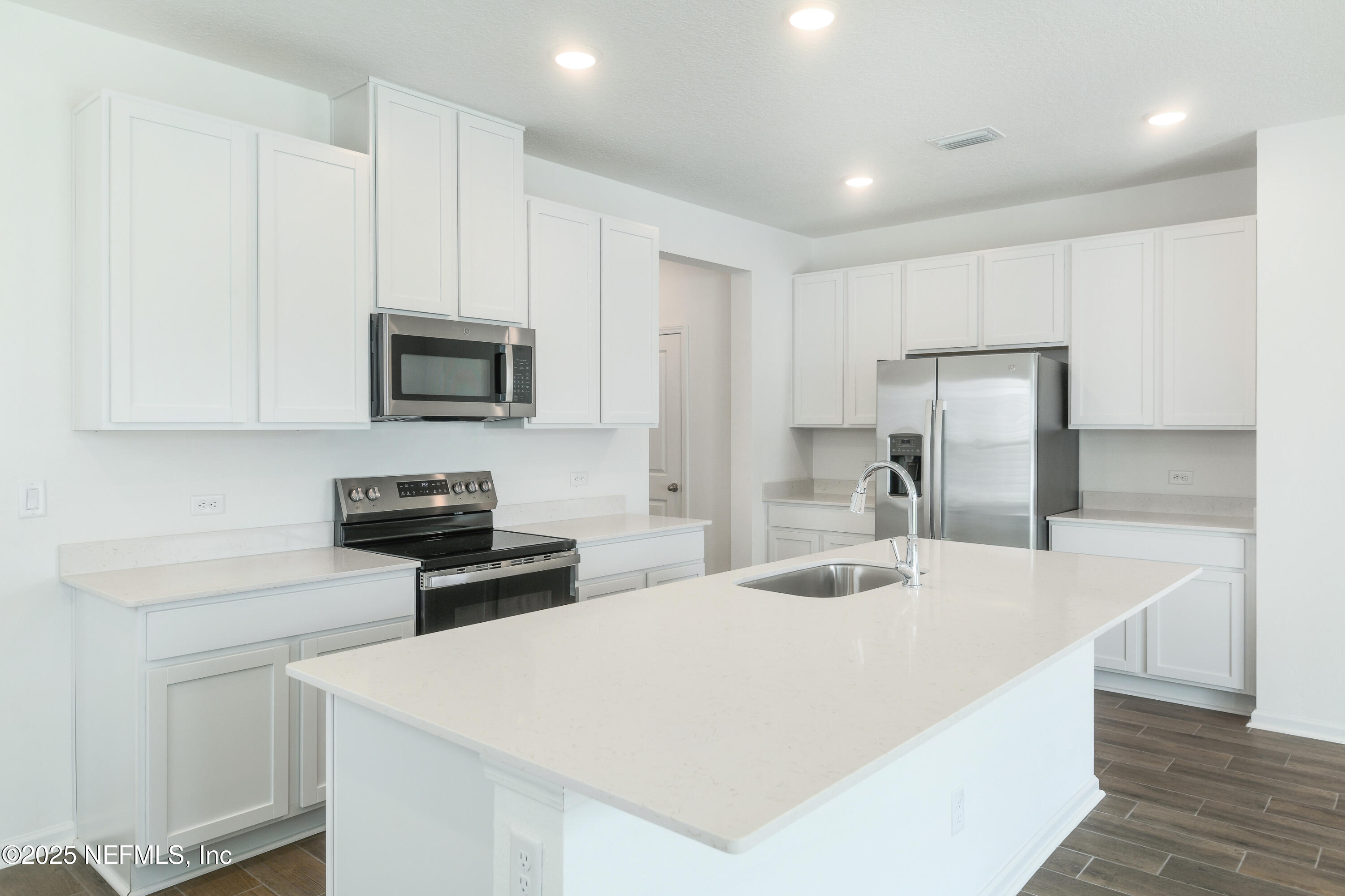 6015 Oracle Road Jacksonville, FL 32205 - Photo 3 of 20 6015 Oracle Court-2