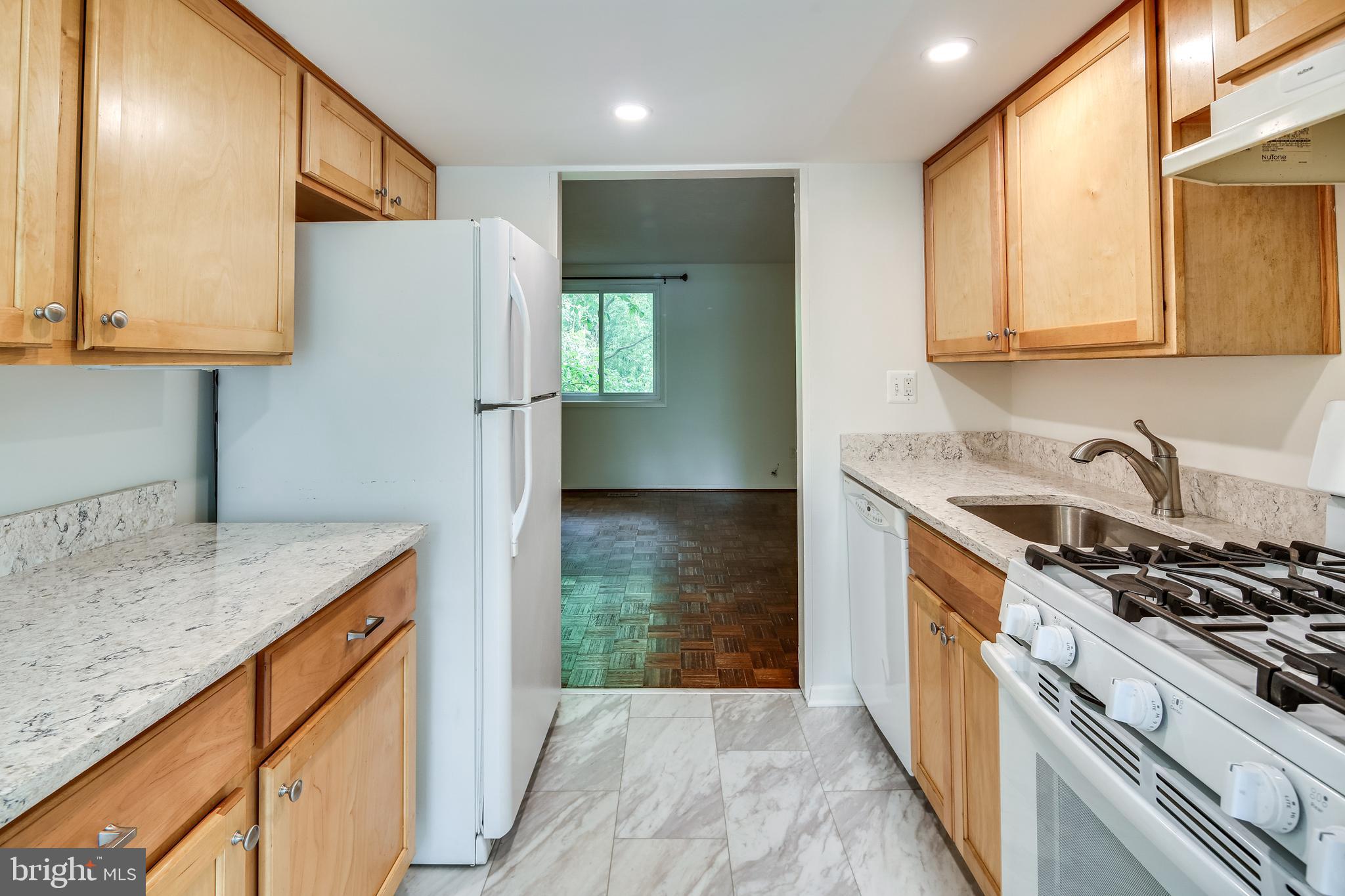 8966 Footed Ridge Columbia, MD 21045 - Photo 7 of 30 NEW COUNTER TOP