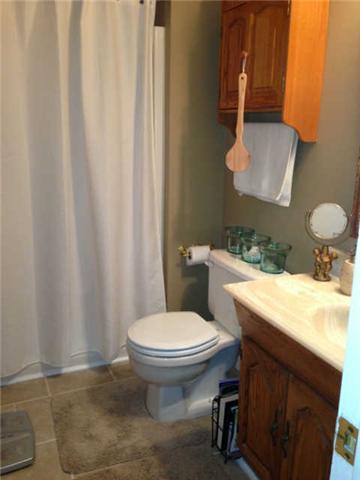 205 Providence Road Hartsville, TN 37087 - Photo 12 of 20 The Home's Main Bath