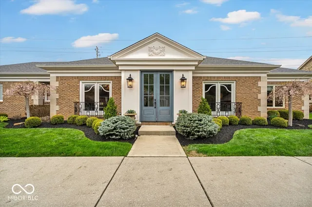 $655,000 | 958 Tamarack Cir N Drive, Indianapolis, IN 46260