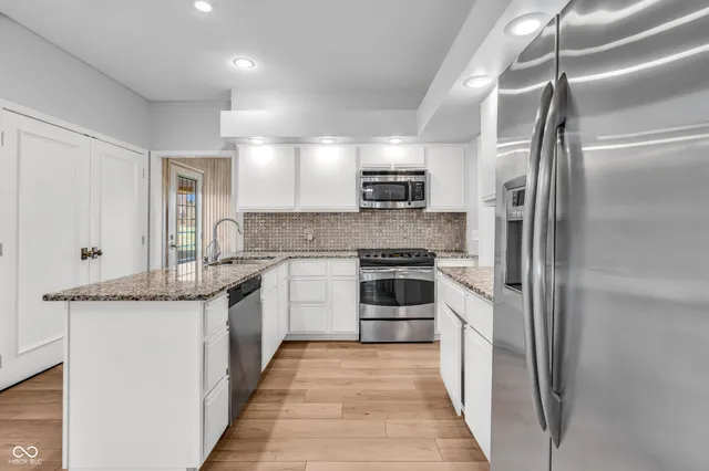 $655,000 | 958 Tamarack Cir N Drive, Indianapolis, IN 46260