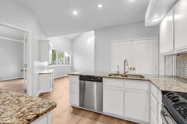 $655,000 | 958 Tamarack Cir N Drive, Indianapolis, IN 46260