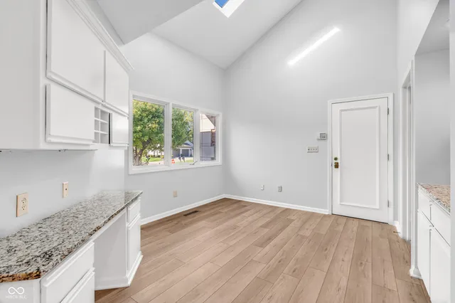 $655,000 | 958 Tamarack Cir N Drive, Indianapolis, IN 46260