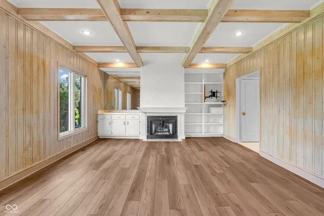 $655,000 | 958 Tamarack Cir N Drive, Indianapolis, IN 46260