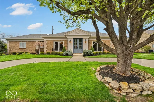 $655,000 | 958 Tamarack Cir N Drive, Indianapolis, IN 46260