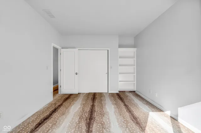 $655,000 | 958 Tamarack Cir N Drive, Indianapolis, IN 46260