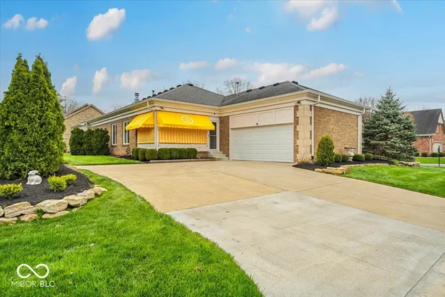 $655,000 | 958 Tamarack Cir N Drive, Indianapolis, IN 46260