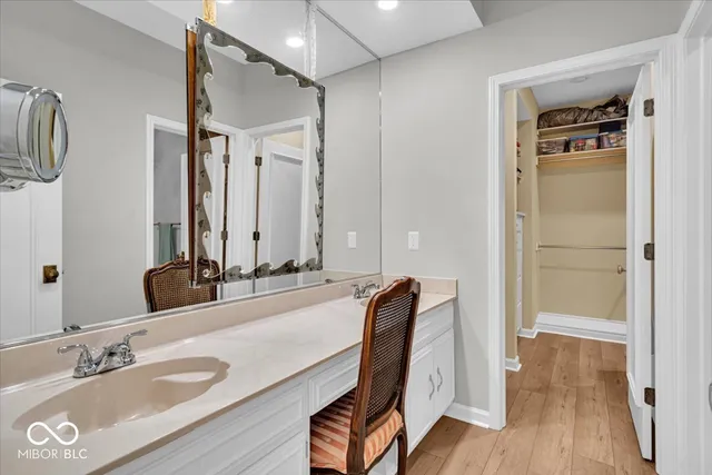 $655,000 | 958 Tamarack Cir N Drive, Indianapolis, IN 46260