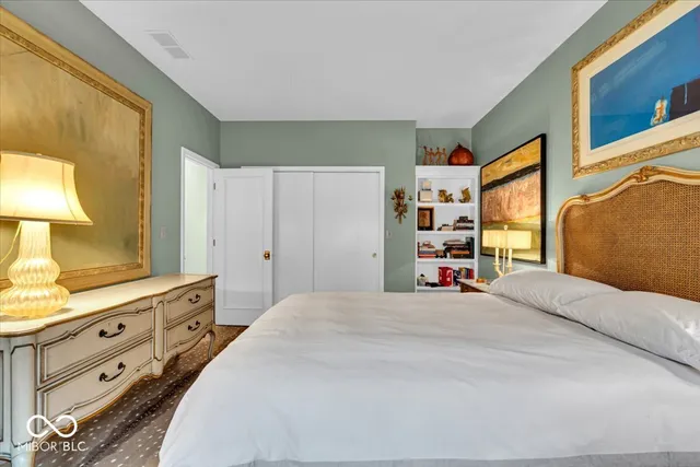 $655,000 | 958 Tamarack Cir N Drive, Indianapolis, IN 46260