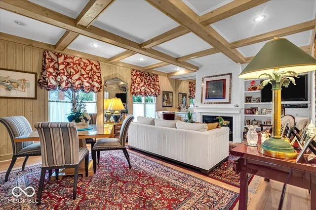 $655,000 | 958 Tamarack Cir N Drive, Indianapolis, IN 46260