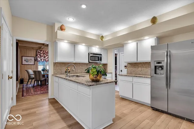 $655,000 | 958 Tamarack Cir N Drive, Indianapolis, IN 46260