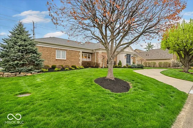 $655,000 | 958 Tamarack Cir N Drive, Indianapolis, IN 46260
