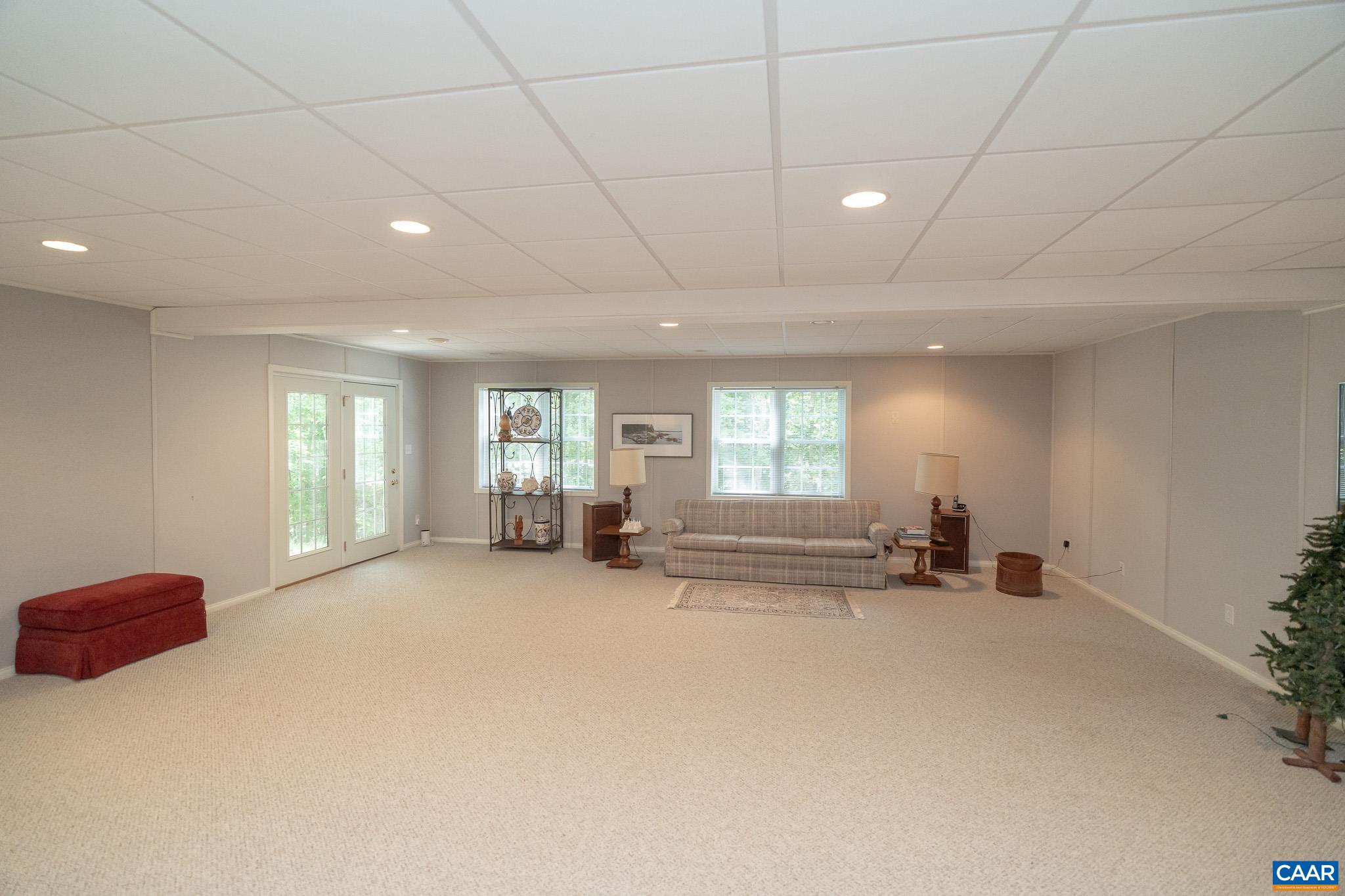 9 Hawks Place Palmyra, VA 22963 - Photo 46 of 63 a view of a livingroom with furniture and windows