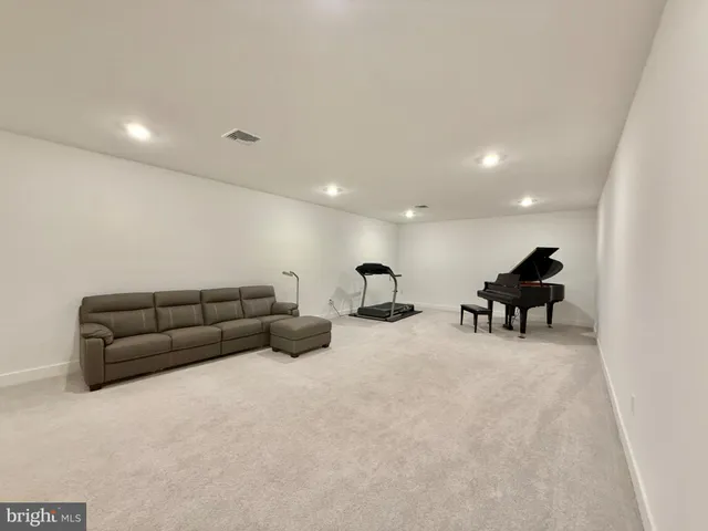 $749,900 | 4 Dogleg Lane, Lawrenceville, NJ 08648