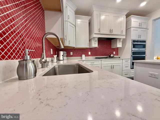 $749,900 | 4 Dogleg Lane, Lawrenceville, NJ 08648