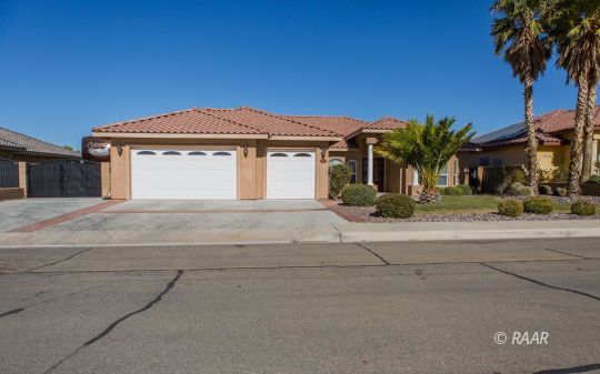 424 West Javis Avenue Ridgecrest, CA 93555 - Photo 4 of 35