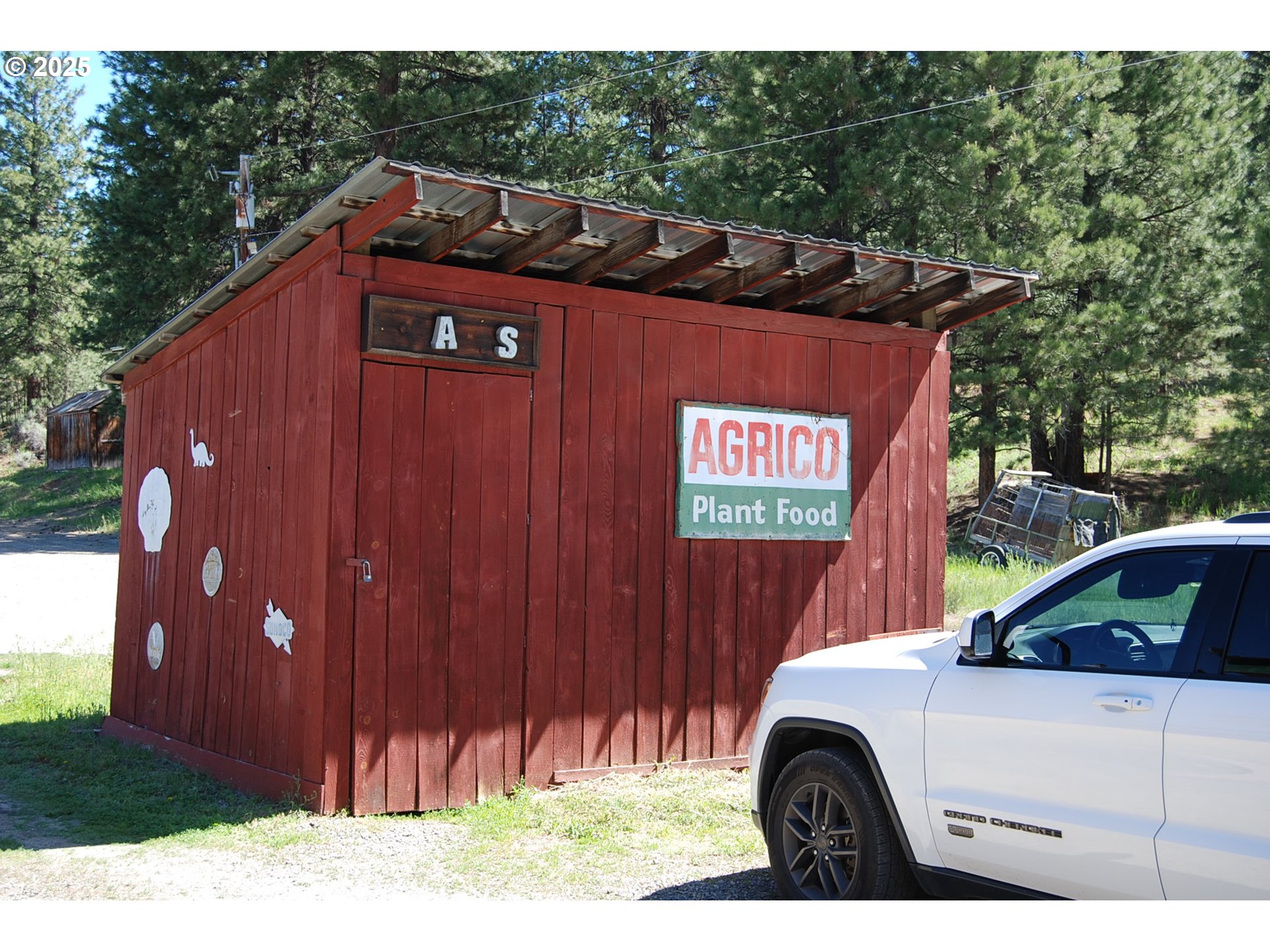 150 Mill Street Sumpter, OR 97877 - Photo 6 of 47 a view of outdoor space with elevator