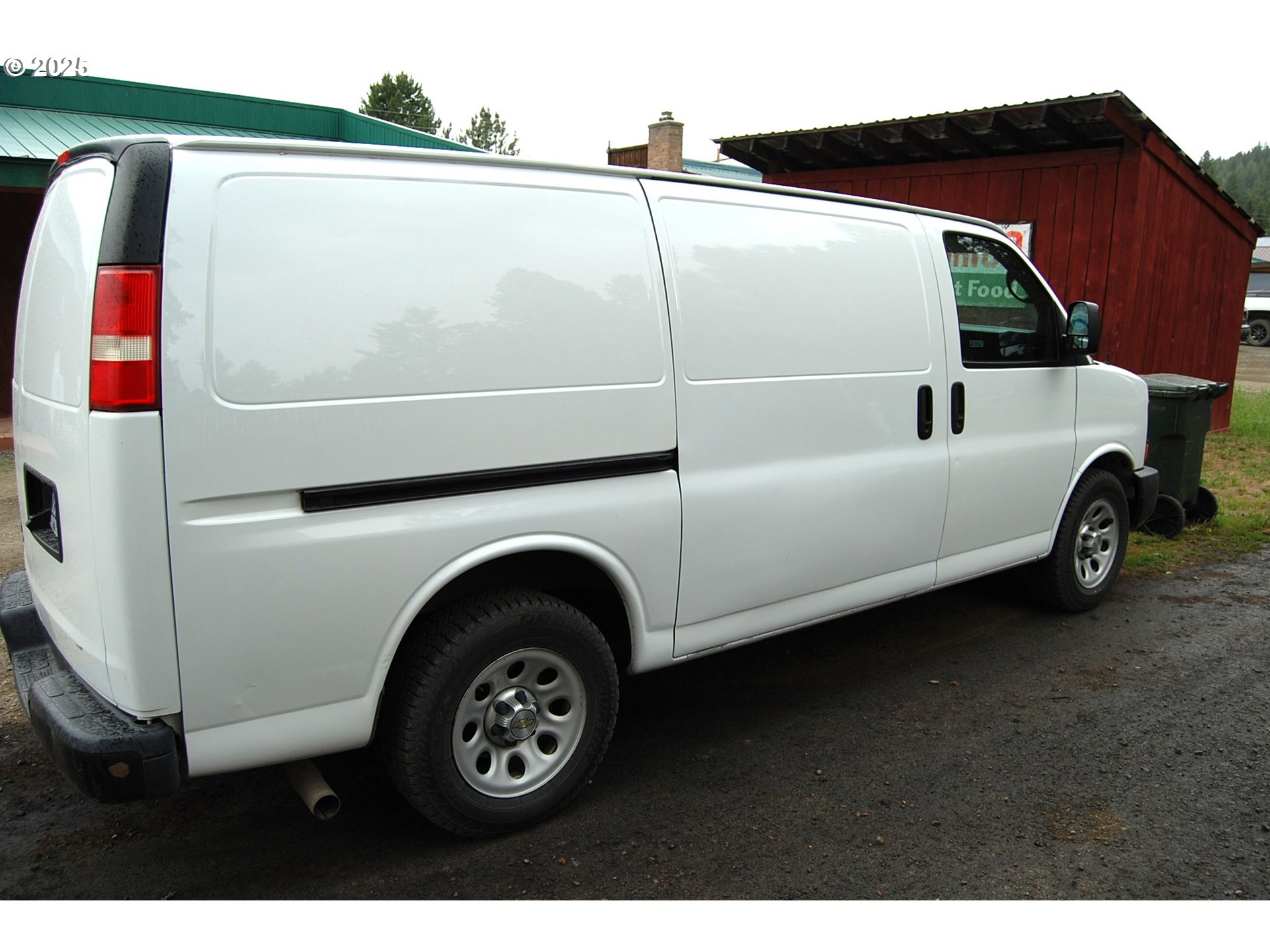 150 Mill Street Sumpter, OR 97877 - Photo 10 of 47 a utility room with dryer and washer