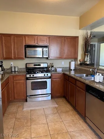 $299,999 | 1704 Queen Victoria Street, Unit 102, Las Vegas, NV 89144