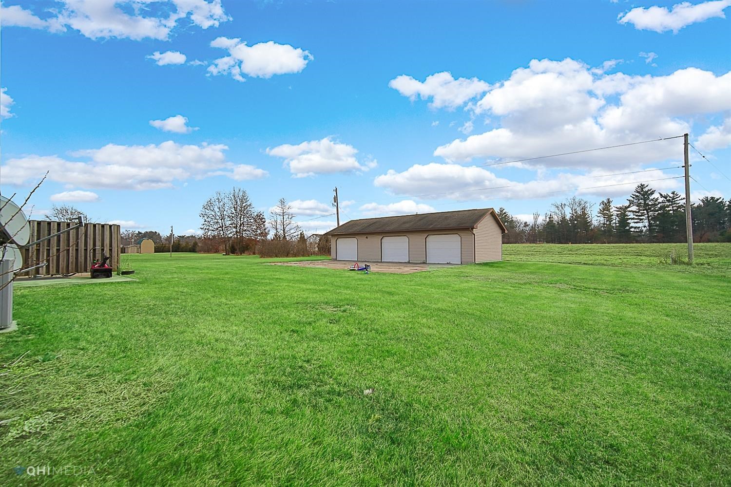 935 8th Place Southwest De Motte, IN 46310 - Photo 4 of 31 1500x1000